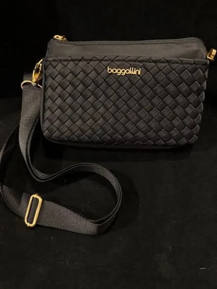 baggallini nylon handbag Baggallini lightweight nylon handbag at Stefan Mann