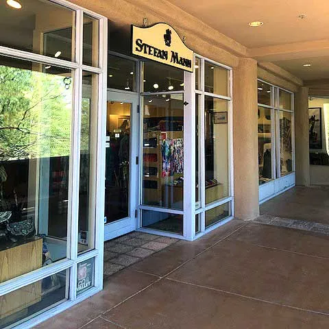 stefan-mann-retail-store front entrance to Stefan Mann in Scottsadale, AZ